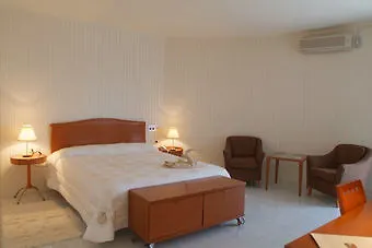 Szálloda Ampuria 3*