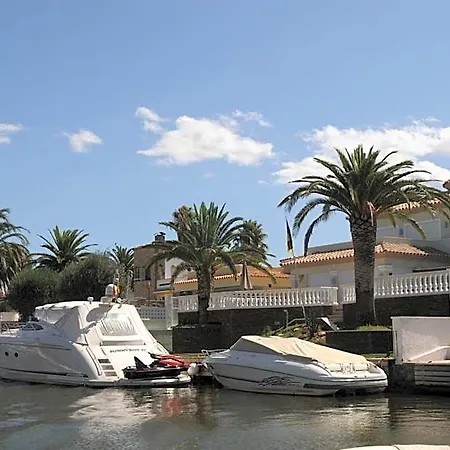 Ampuria Hotel
